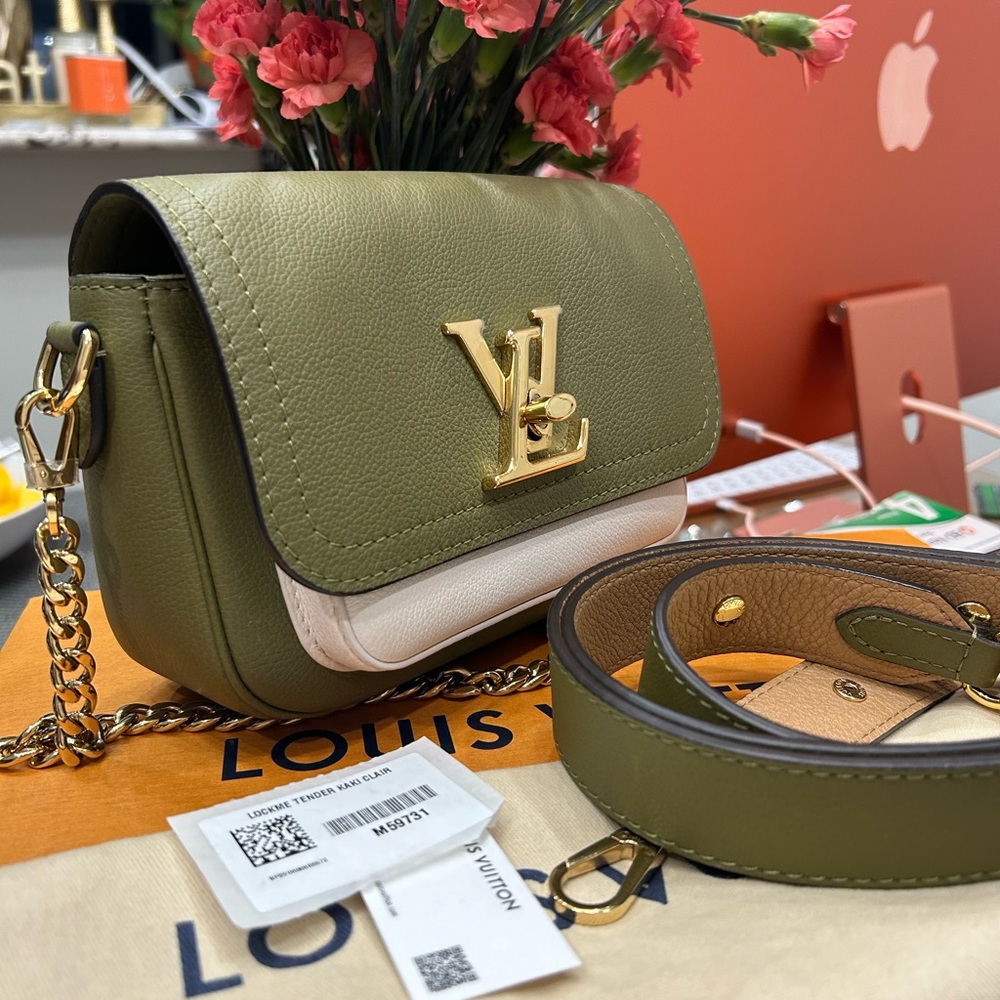 Louis Vuitton Lockme Tender Handbag Leather Green - Picture 2 of 16